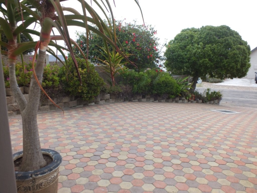 4 Bedroom Property for Sale in Dana Bay Western Cape